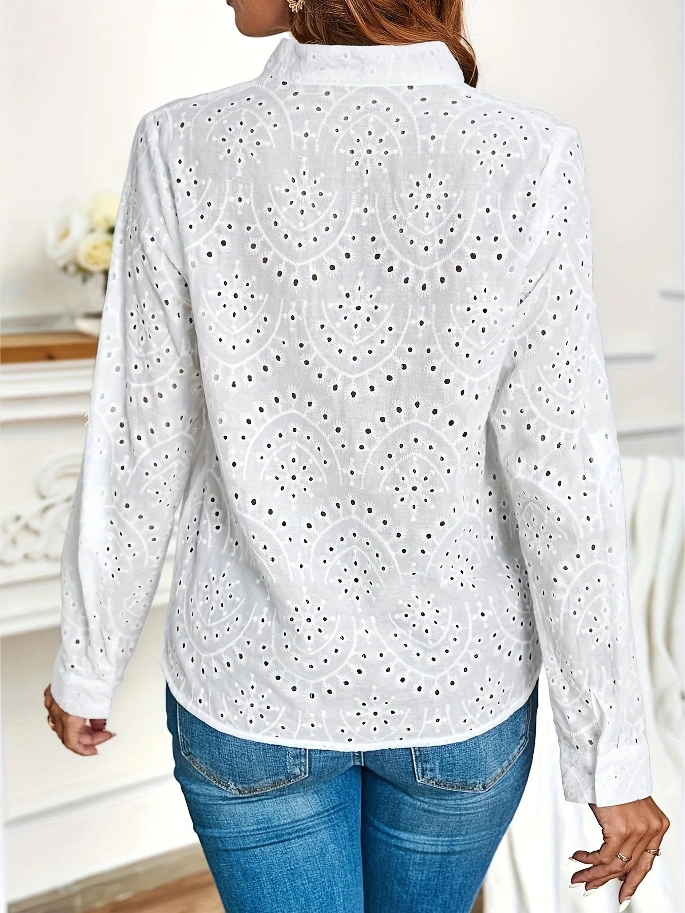 Blusa Blanca con Detalles Texturizados y Corte Recto para Mujer | Ideal para el Trabajo o Salidas