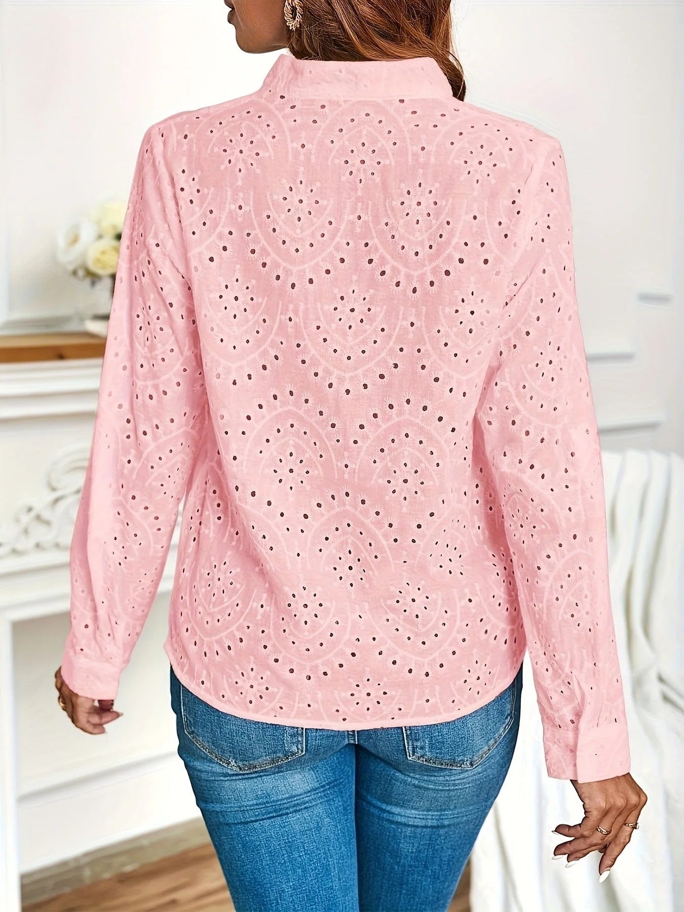 Blusa Blanca con Detalles Texturizados y Corte Recto para Mujer | Ideal para el Trabajo o Salidas