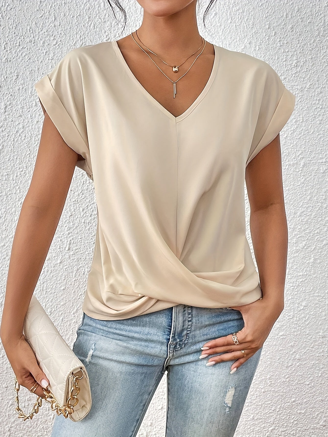 Lote de 2 Camisetas de Cuello en V y Corte Ajustado para Mujer | Ideal para el Trabajo y Atuendos Informales