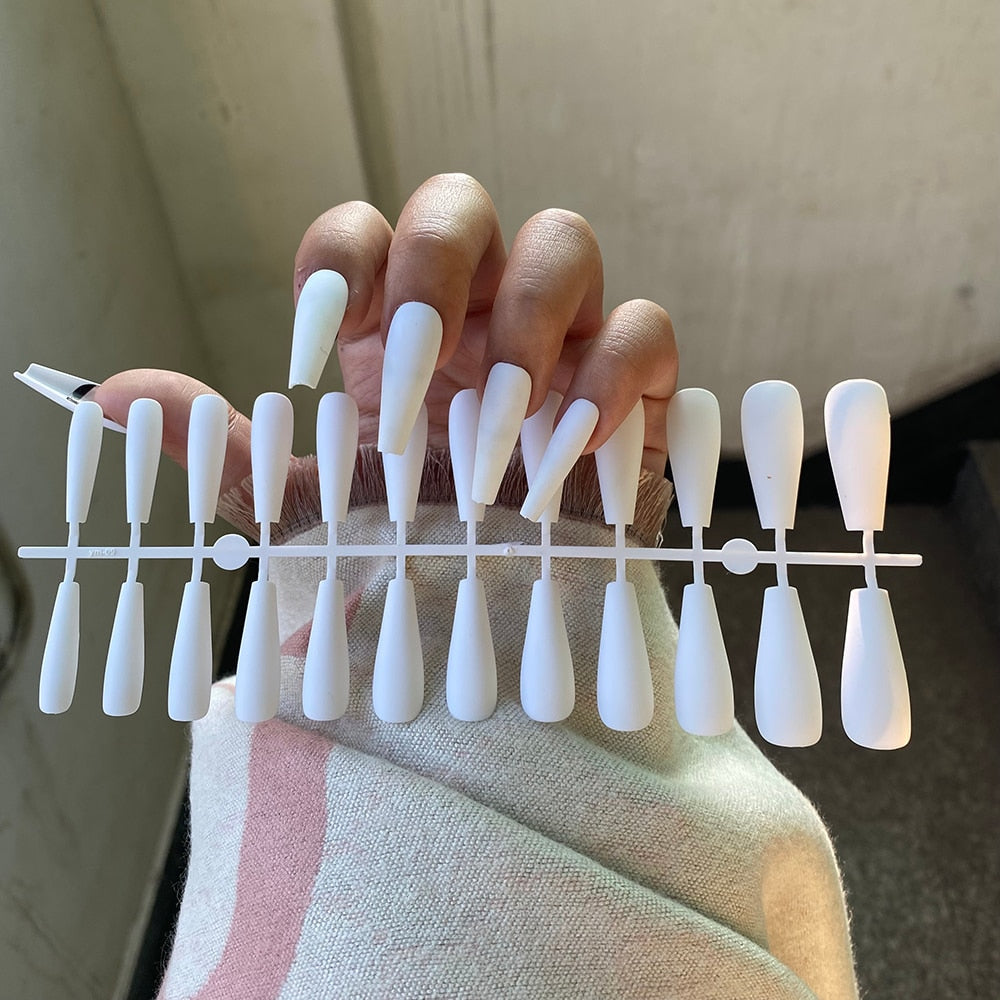 ChicNails - Set de Uñas Postizas Mate de 24 Piezas