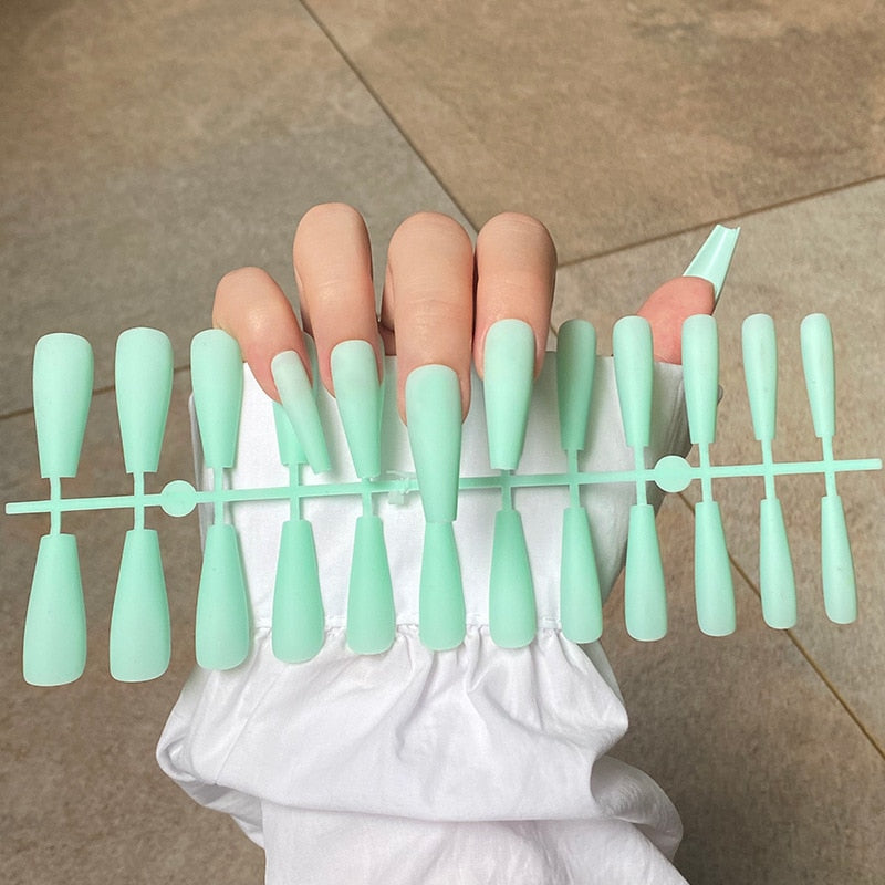 ChicNails - Set de Uñas Postizas Mate de 24 Piezas